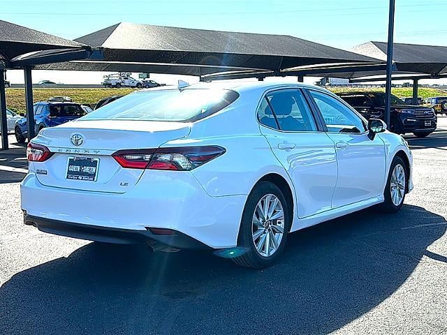 2024 Toyota Camry LE Auto (SE)