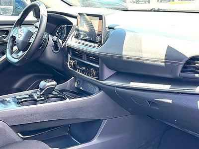 2025 Nissan Rogue FWD SV