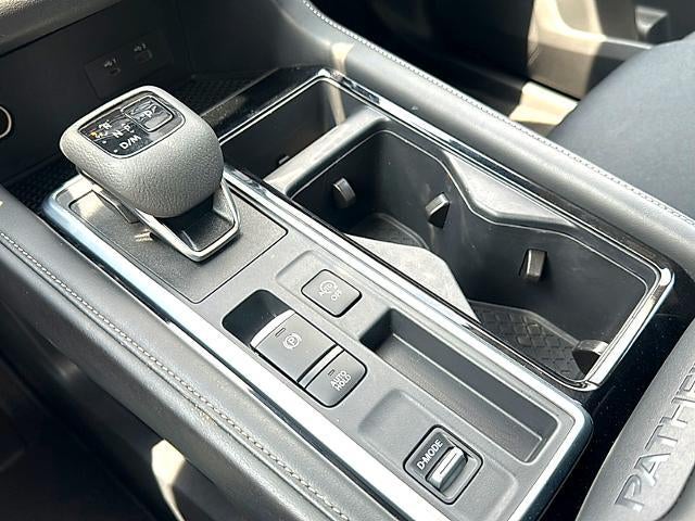 2025 Nissan Pathfinder SV 2WD