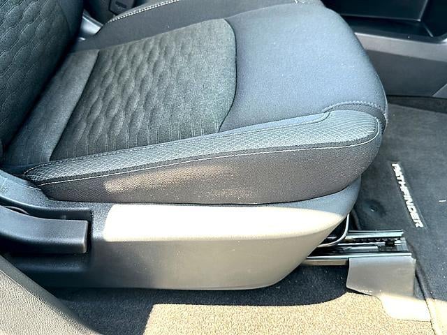 2024 Nissan Pathfinder SV 2WD