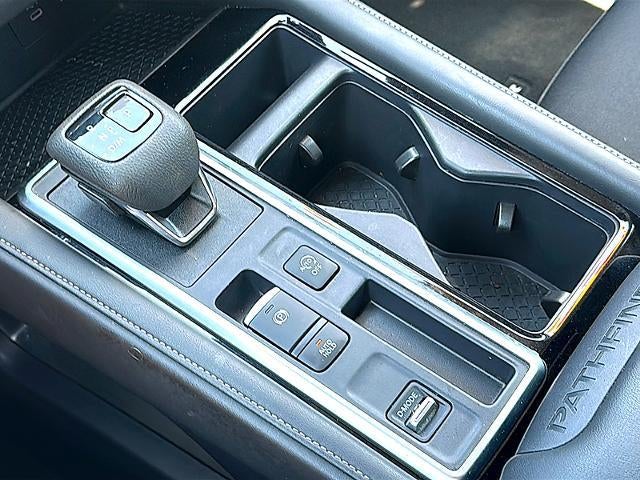 2024 Nissan Pathfinder SV 2WD