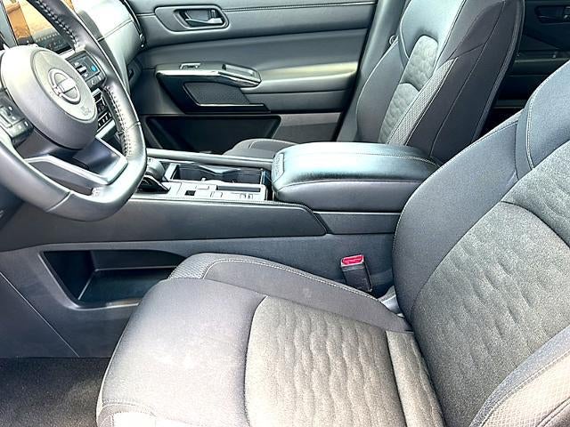 2025 Nissan Pathfinder SV 2WD