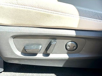 2025 Nissan Pathfinder SL 2WD
