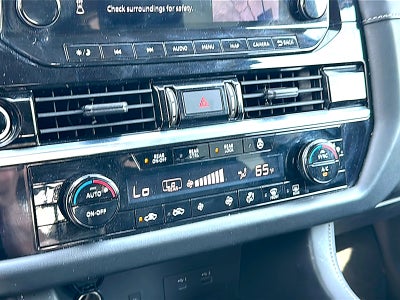 2023 Nissan Pathfinder SL 4WD