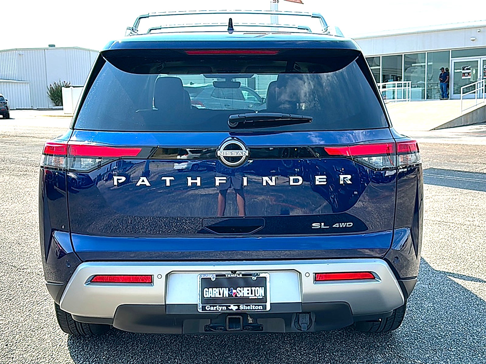 2023 Nissan Pathfinder SL 4WD