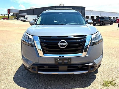 2024 Nissan Pathfinder Platinum 2WD