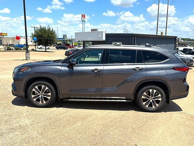 2022 Toyota Highlander XLE FWD (Natl)