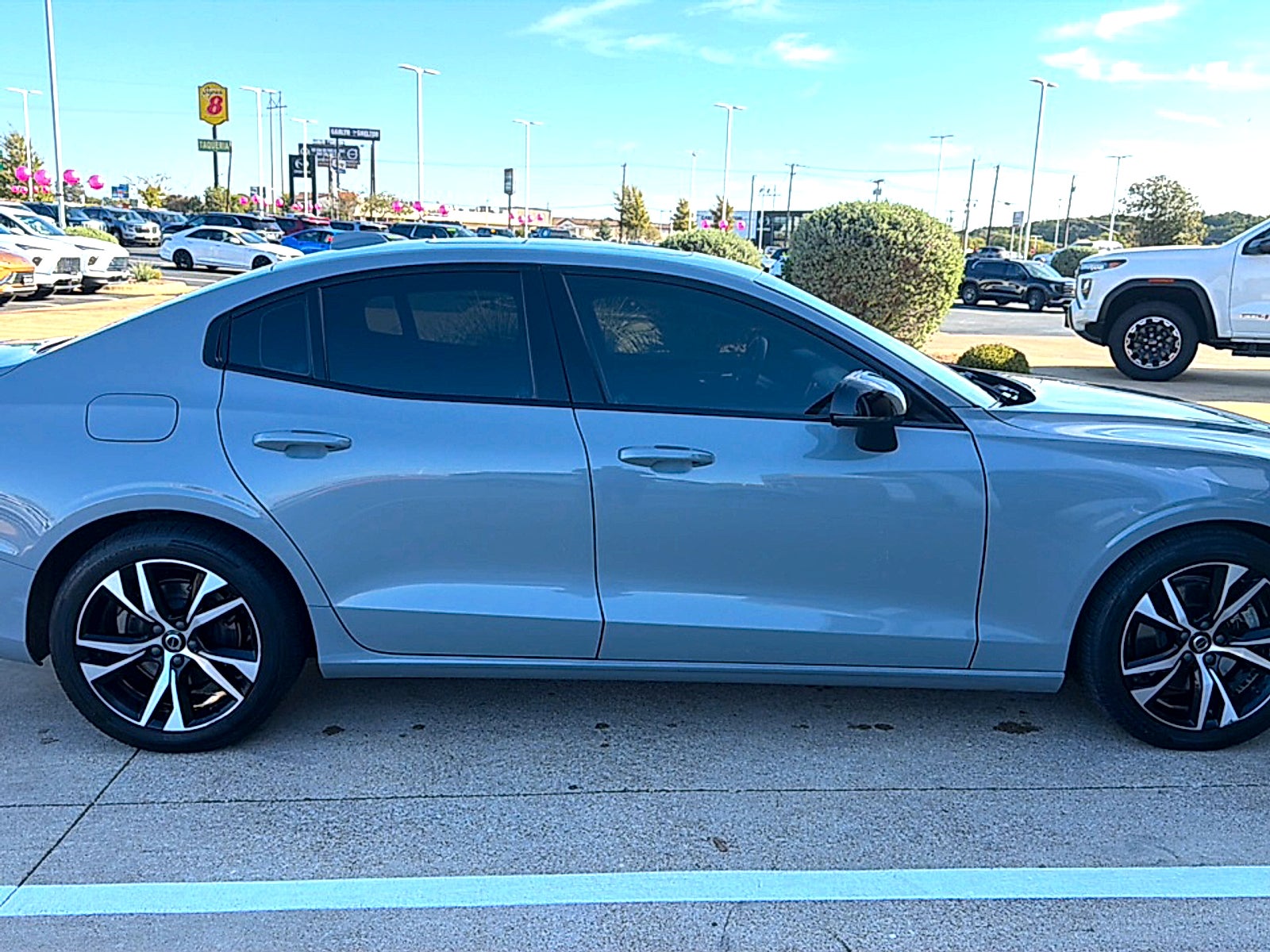 2024 Volvo S60 B5 Core Dark Theme