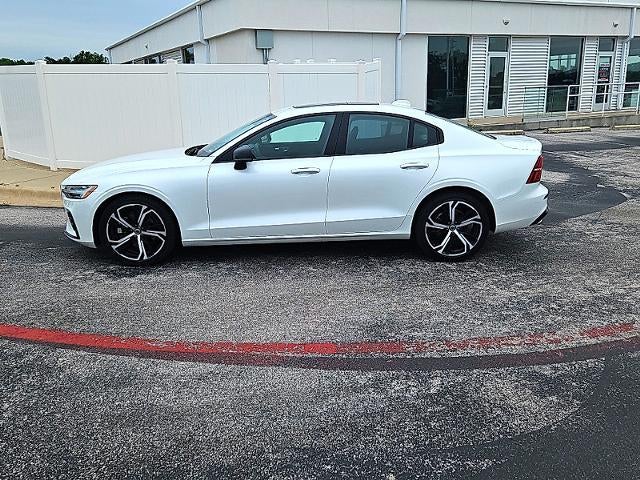 2024 Volvo S60 B5 AWD Core Dark Theme
