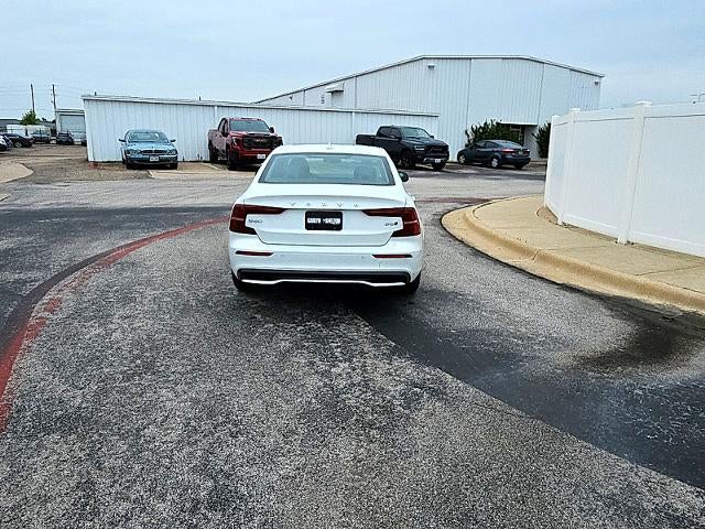 2024 Volvo S60 B5 AWD Core Dark Theme