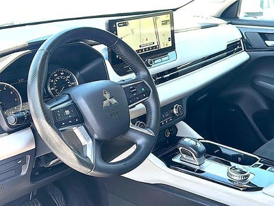 2025 Mitsubishi Outlander SE FWD