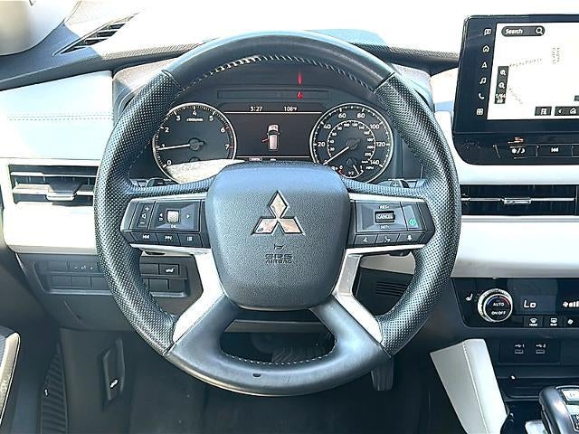 2025 Mitsubishi Outlander SE FWD
