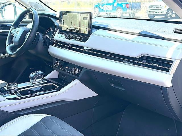 2025 Mitsubishi Outlander SE FWD
