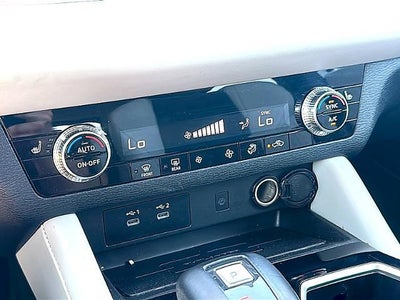 2025 Mitsubishi Outlander SE FWD