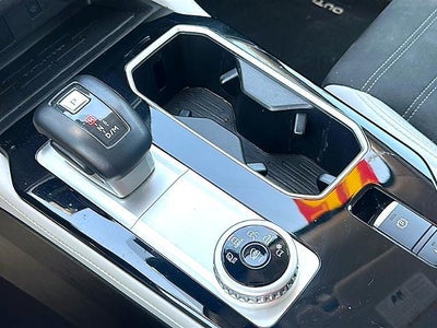 2025 Mitsubishi Outlander SE FWD