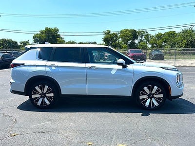 2025 Mitsubishi Outlander SE FWD