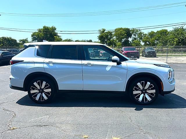 2025 Mitsubishi Outlander SE FWD