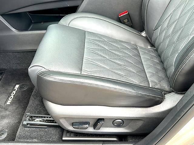 2025 Nissan Rogue AWD Platinum