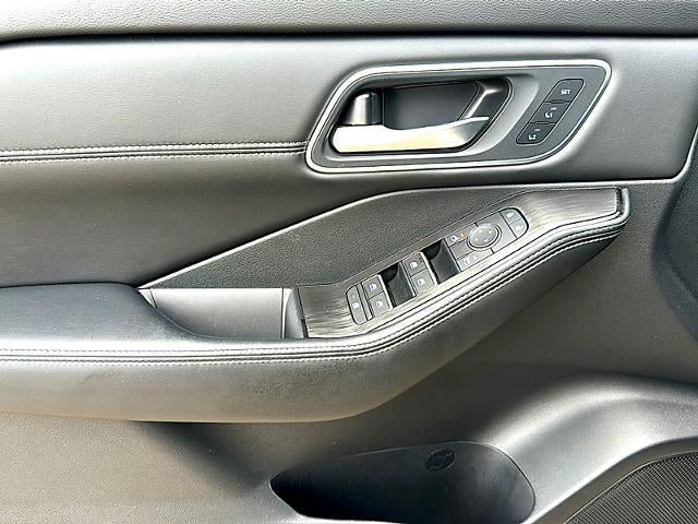 2025 Nissan Rogue AWD Platinum