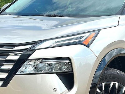 2025 Nissan Rogue AWD Platinum