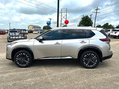 2025 Nissan Rogue AWD Platinum