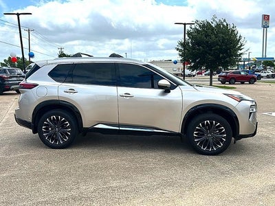 2025 Nissan Rogue AWD Platinum