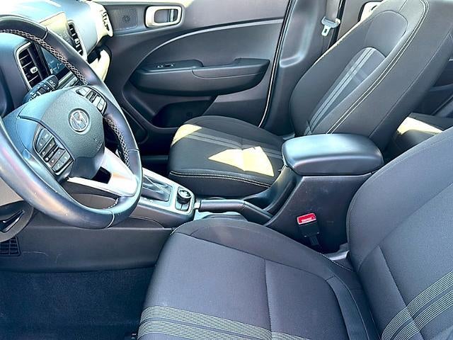2025 Hyundai VENUE SEL IVT