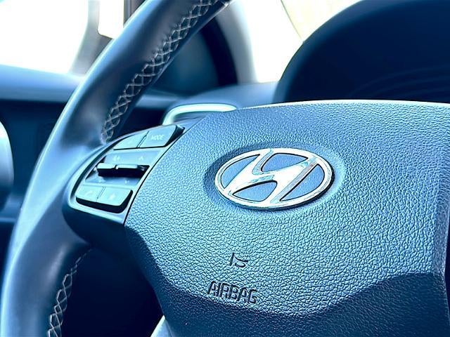 2025 Hyundai VENUE SEL IVT