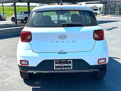 2025 Hyundai VENUE SEL IVT