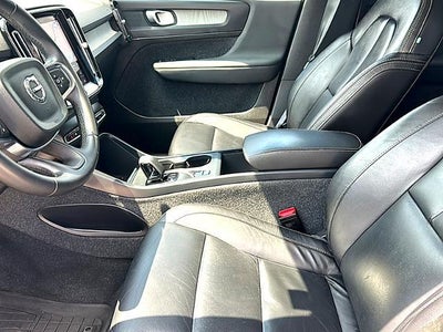 2023 Volvo XC40 B5 AWD Core