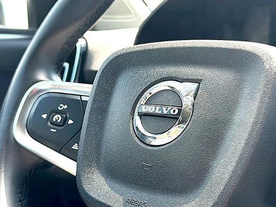 2023 Volvo XC40 B5 AWD Core