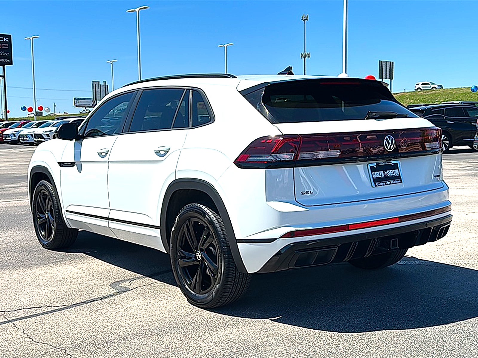 2025 Volkswagen Atlas Cross Sport 2.0T SEL R-Line Black