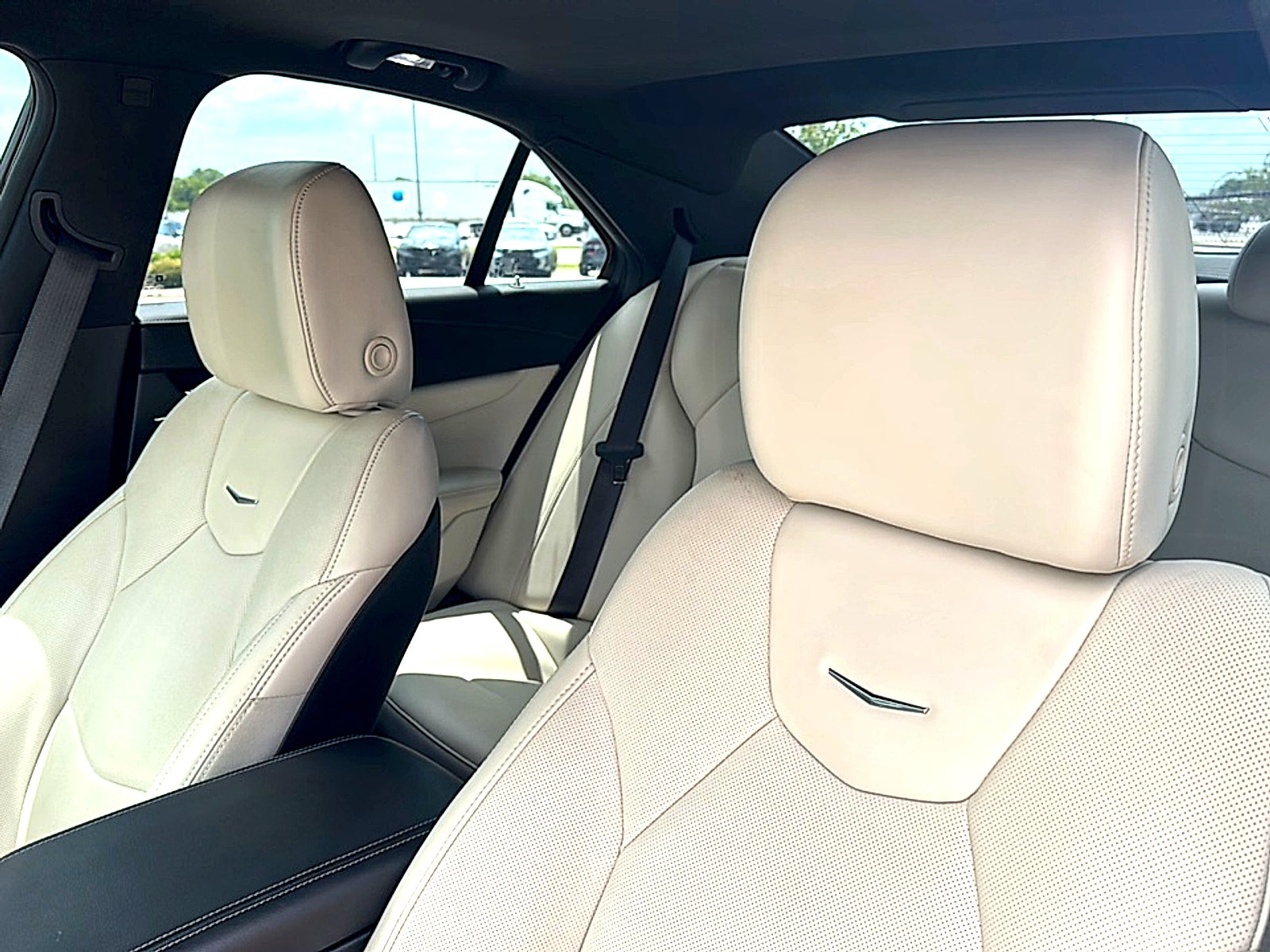 2023 Cadillac CT4 Premium Luxury