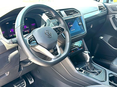2023 Volkswagen Tiguan SE R-Line Black