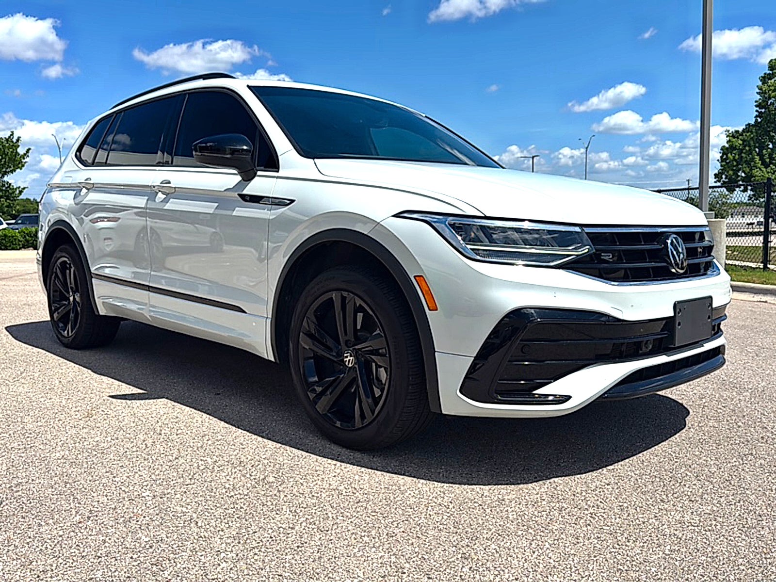 2023 Volkswagen Tiguan SE R-Line Black