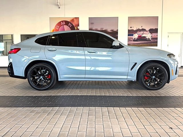 2025 BMW X4 xDrive30i
