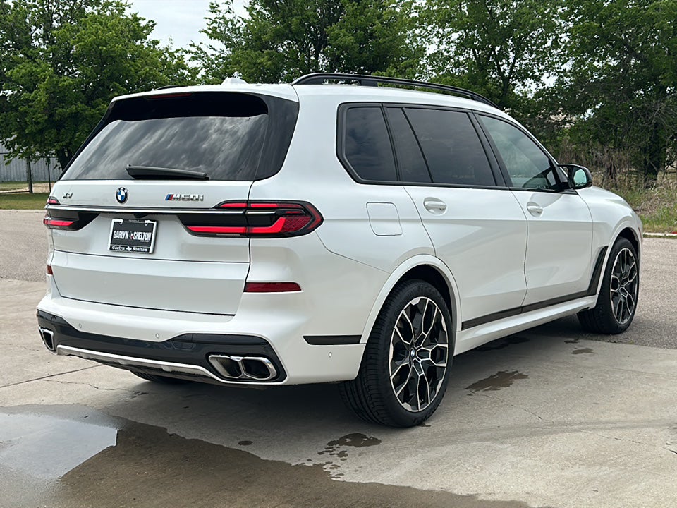 2024 BMW X7 M60i