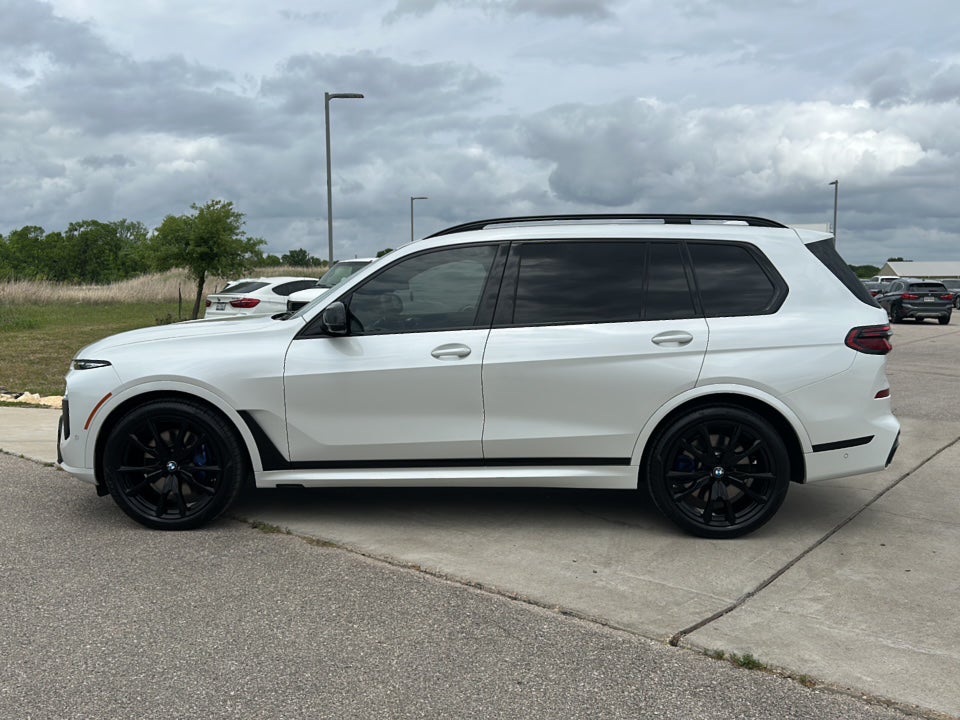 2025 BMW X7 M60i