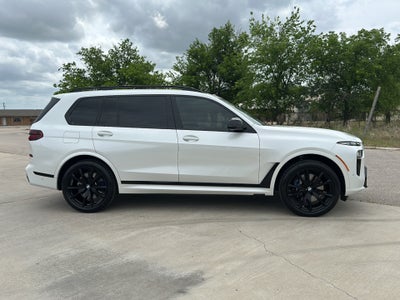 2025 BMW X7 M60i