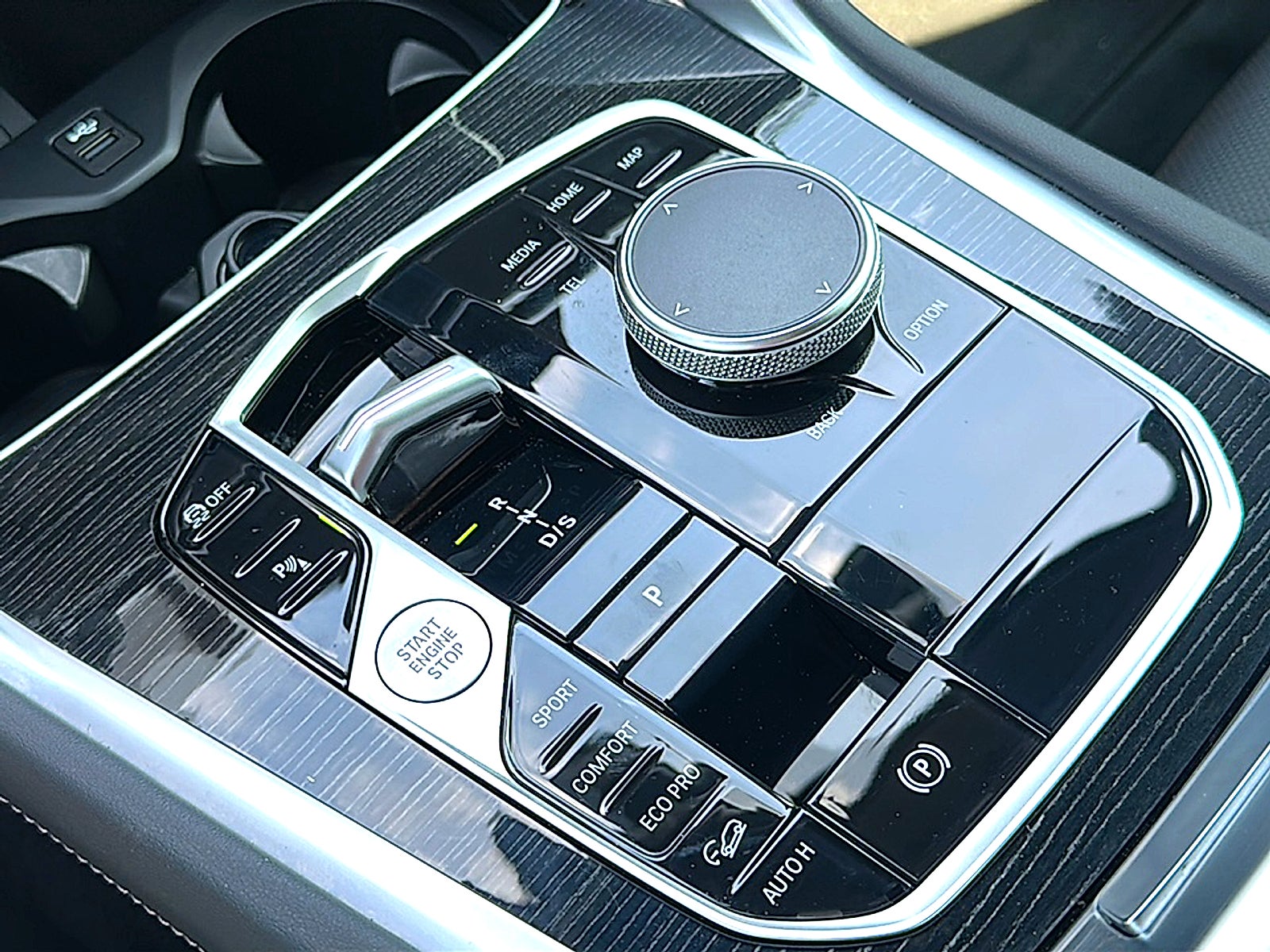 2025 BMW X6 xDrive40i