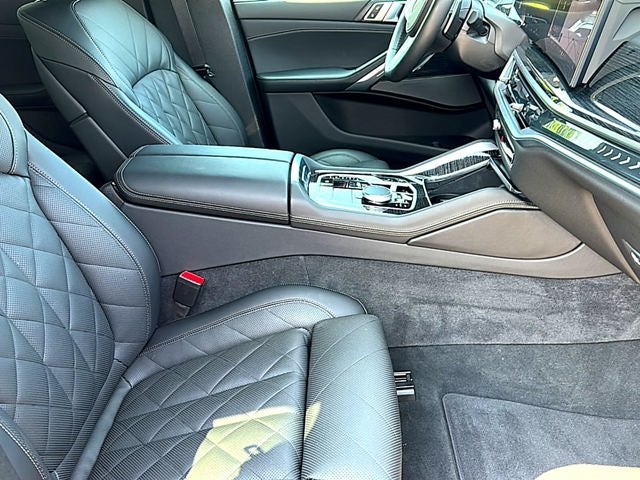 2025 BMW X6 xDrive40i