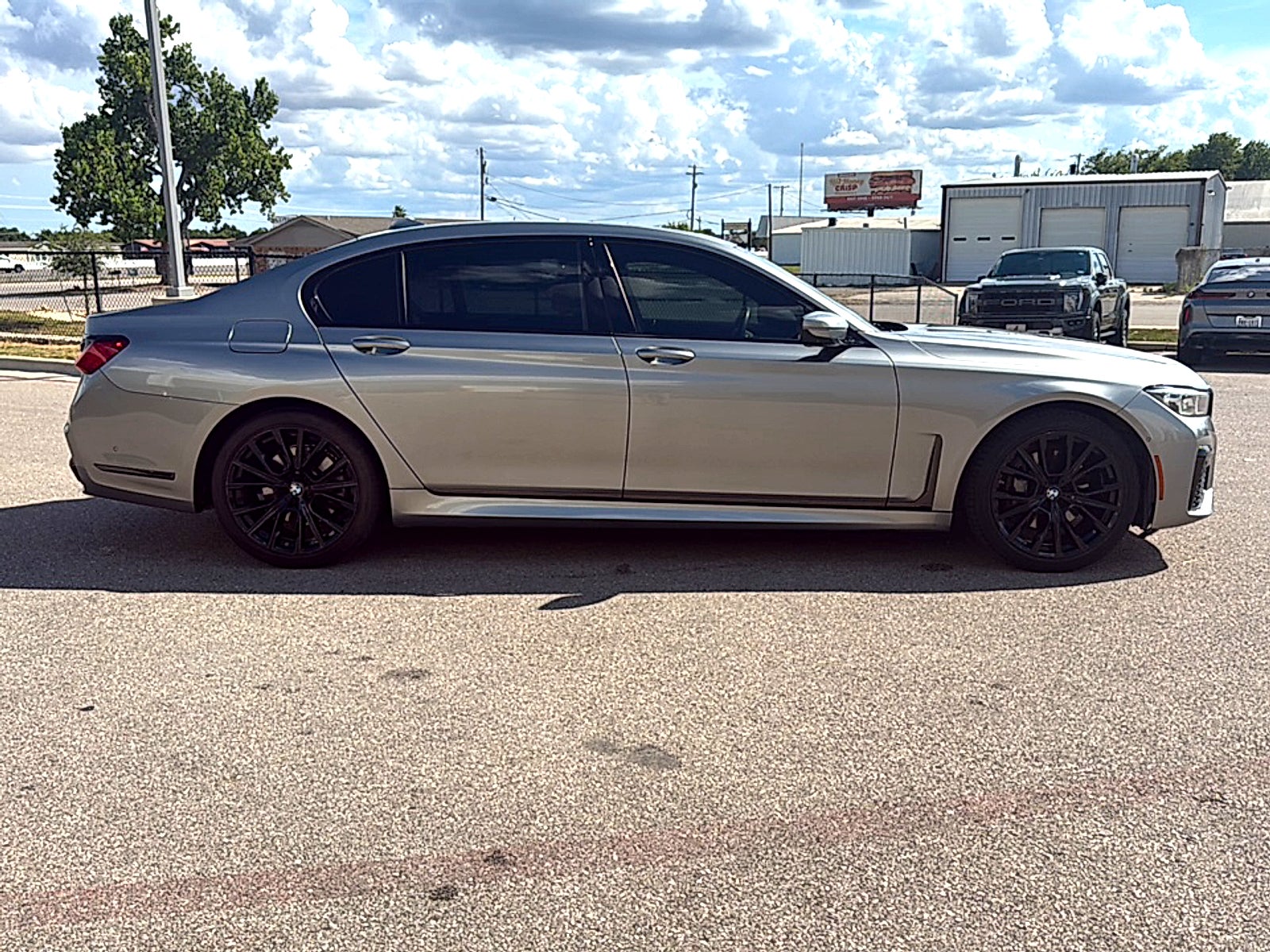 2022 BMW 7 Series 740i