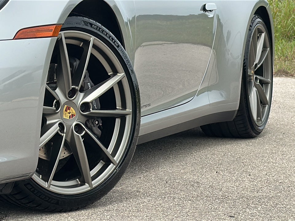 2021 Porsche 911 Carrera