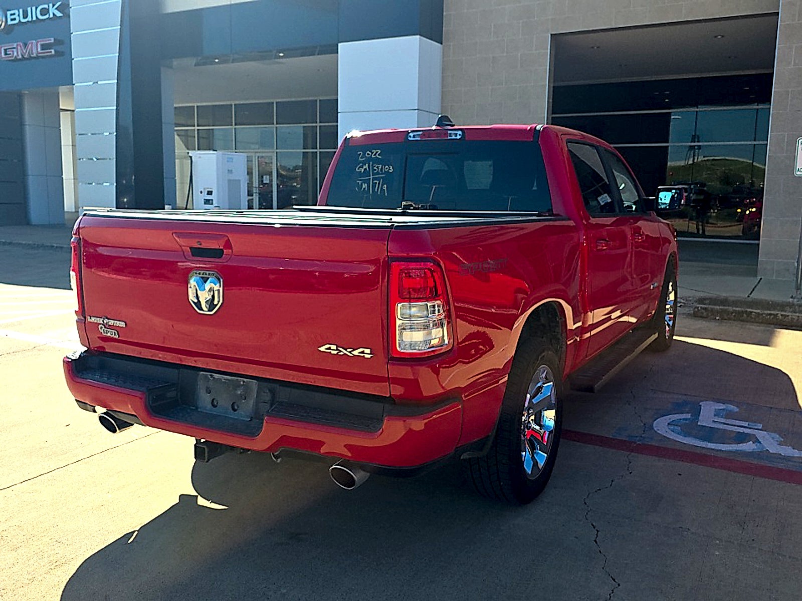 2022 RAM 1500 Lone Star Crew Cab 4x4 5'7" Box
