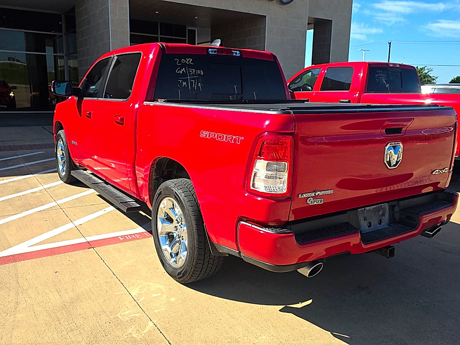2022 RAM 1500 Lone Star Crew Cab 4x4 5'7" Box