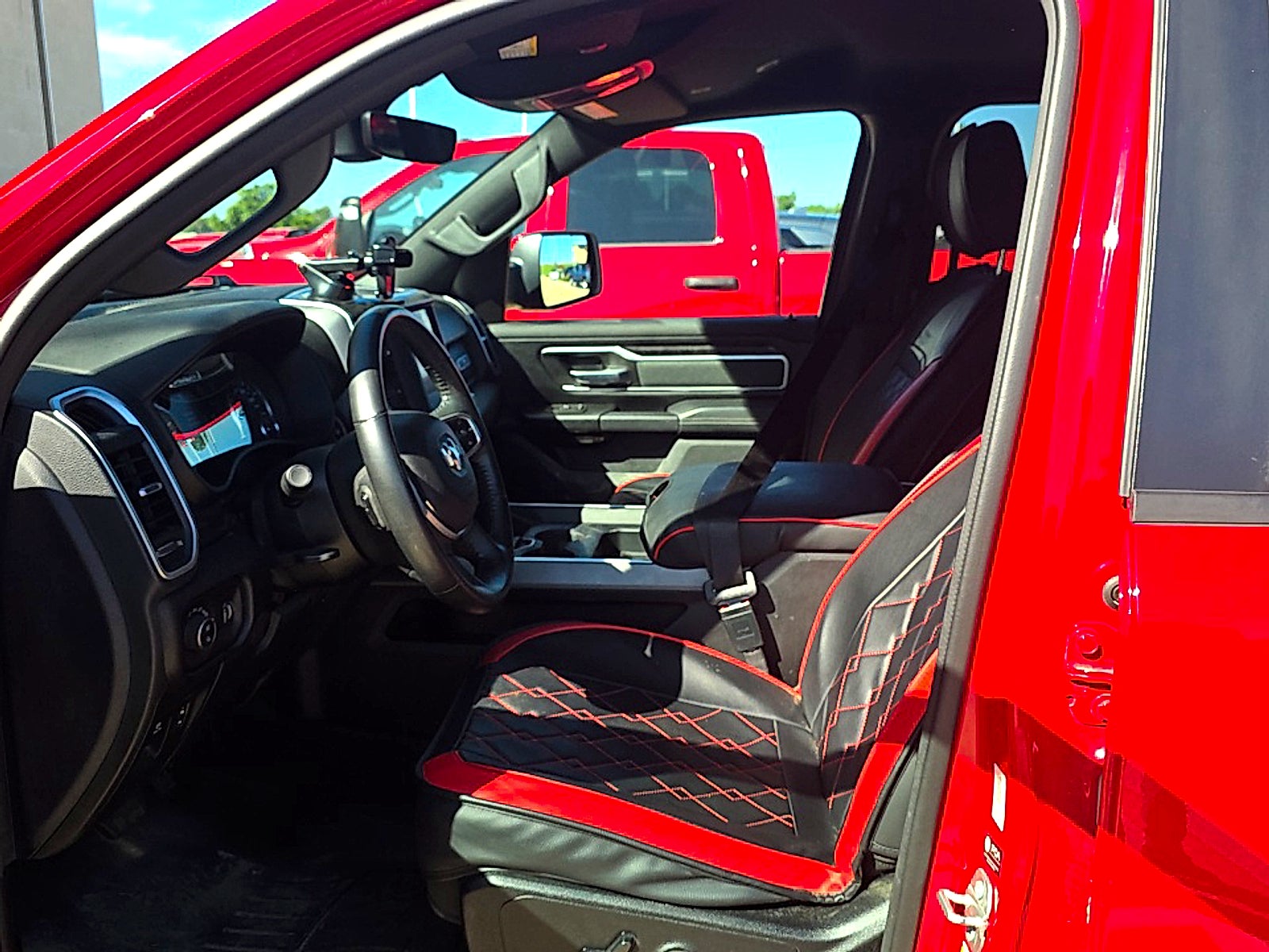 2022 RAM 1500 Lone Star Crew Cab 4x4 5'7" Box