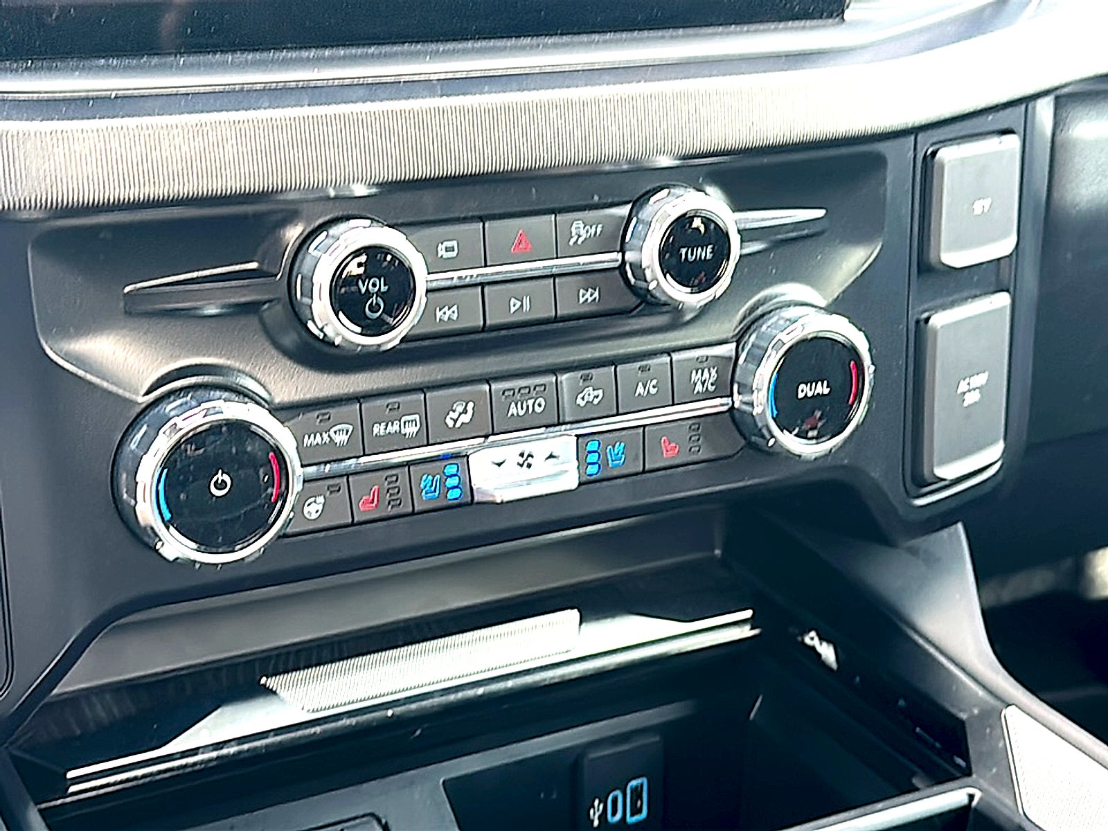 2025 Ford F-250 Platinum