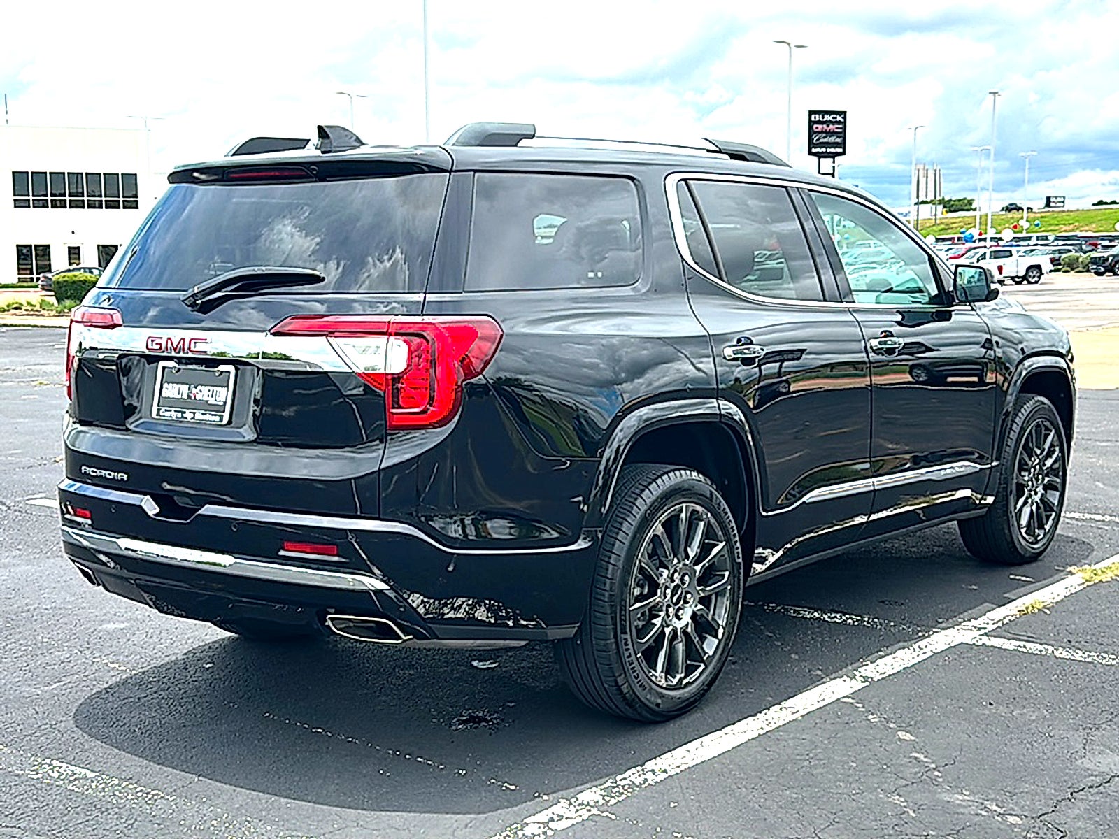 2023 GMC Acadia Denali