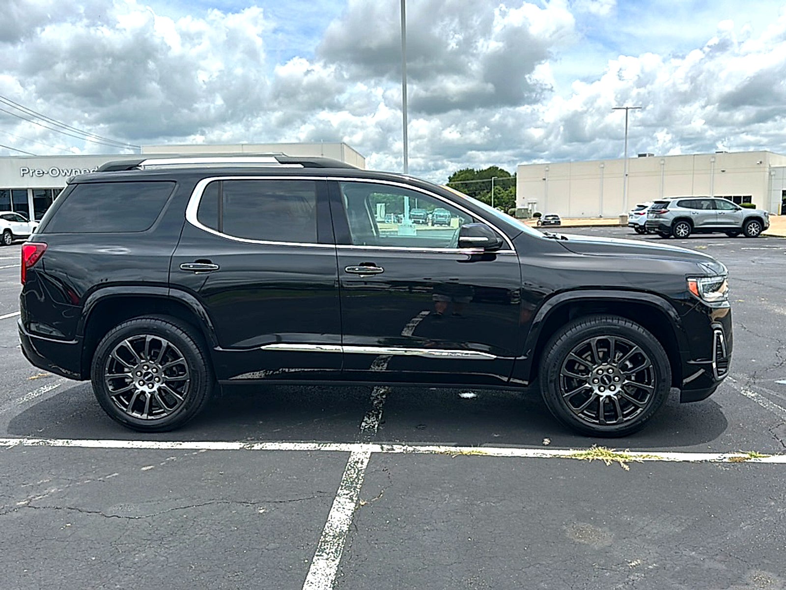 2023 GMC Acadia Denali