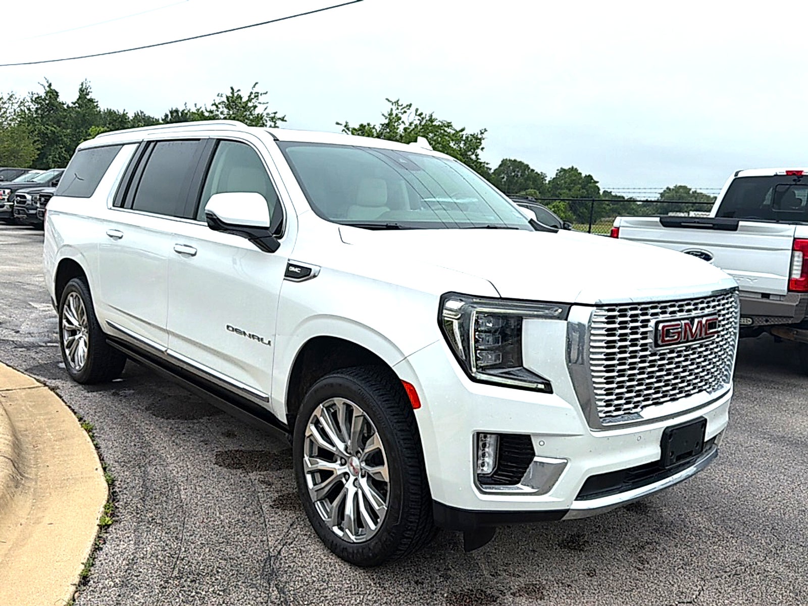 2023 GMC Yukon XL Denali